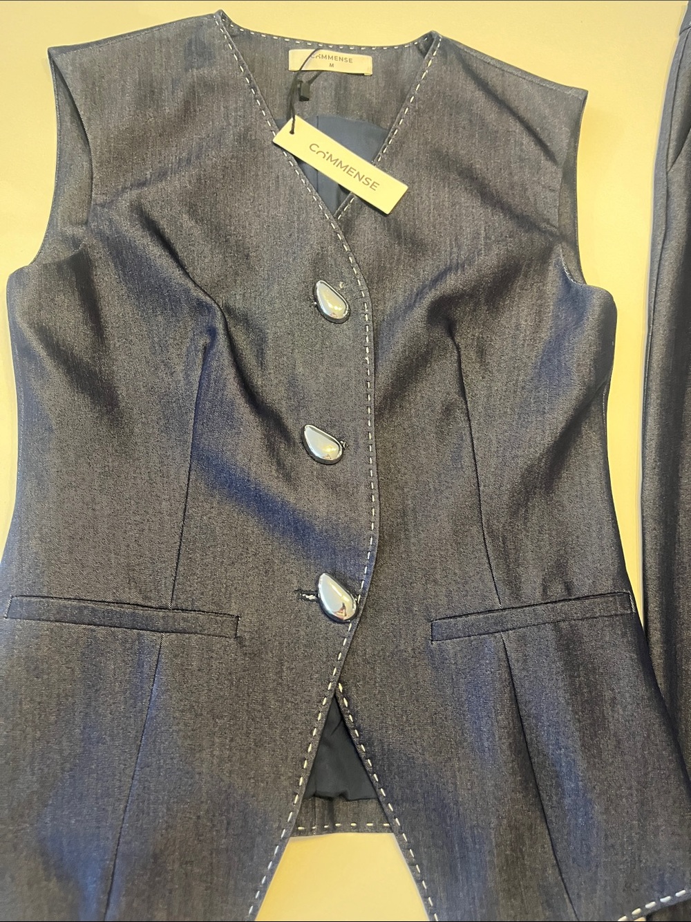 Commense Charcoal Gray Sleeveless Tailored Vest with Teardrop Buttons